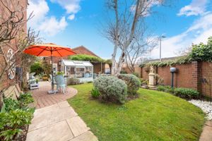 Side garden- click for photo gallery